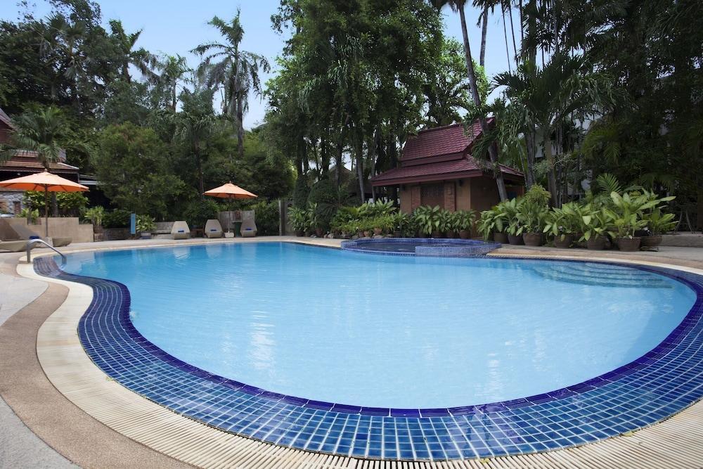 Safari Beach Hotel Patong Kültér fotó