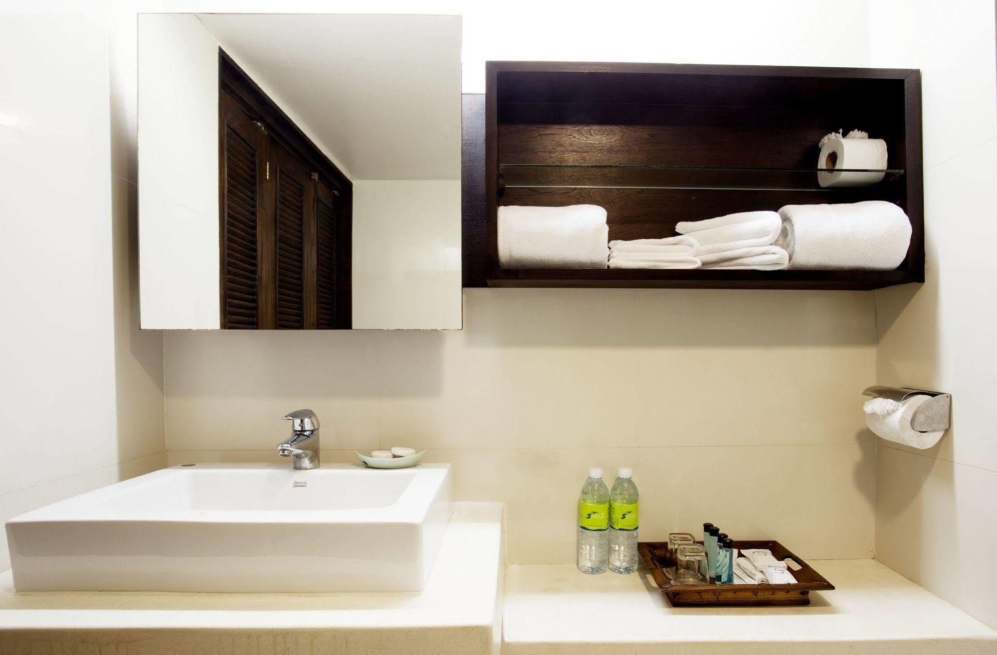 Safari Beach Hotel Patong Kültér fotó