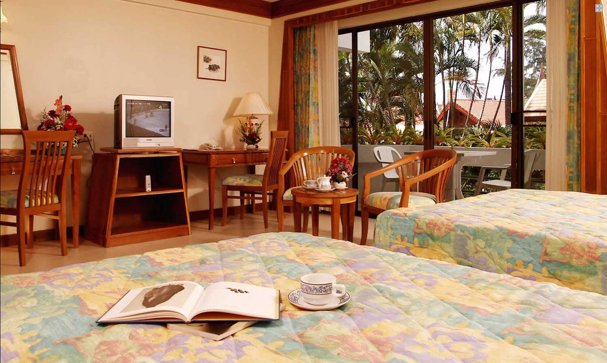 Safari Beach Hotel Patong Kültér fotó