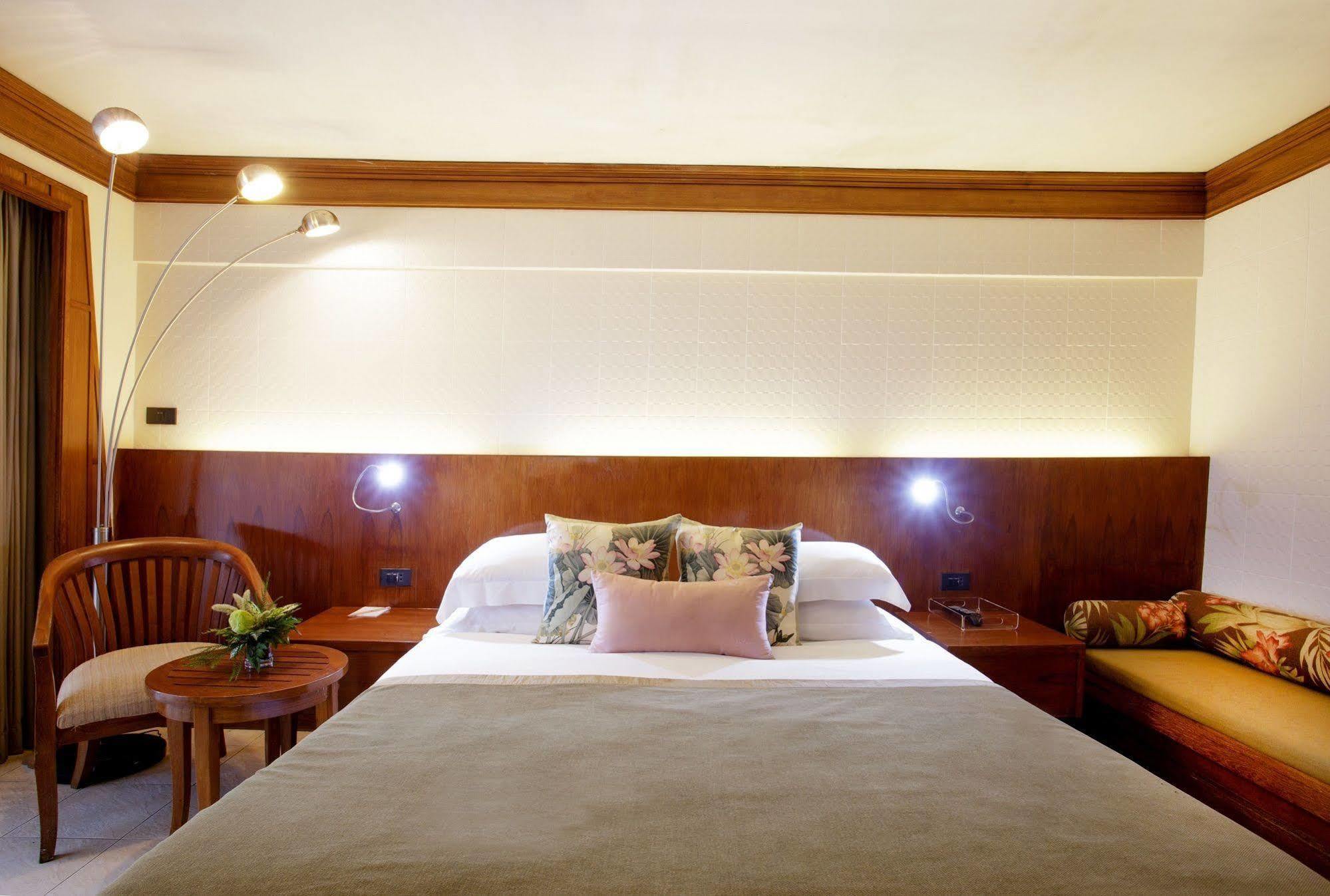 Safari Beach Hotel Patong Kültér fotó