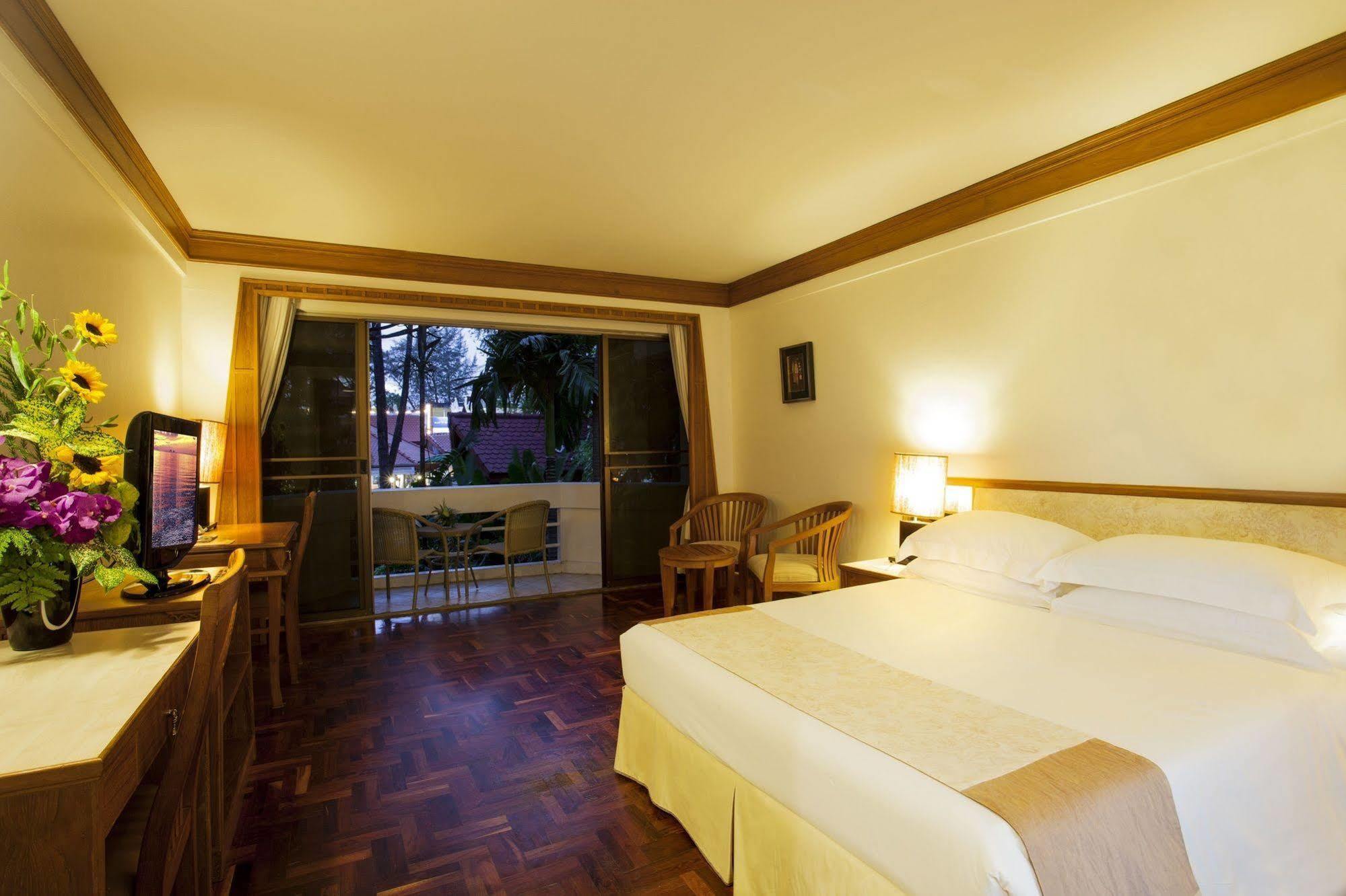 Safari Beach Hotel Patong Kültér fotó